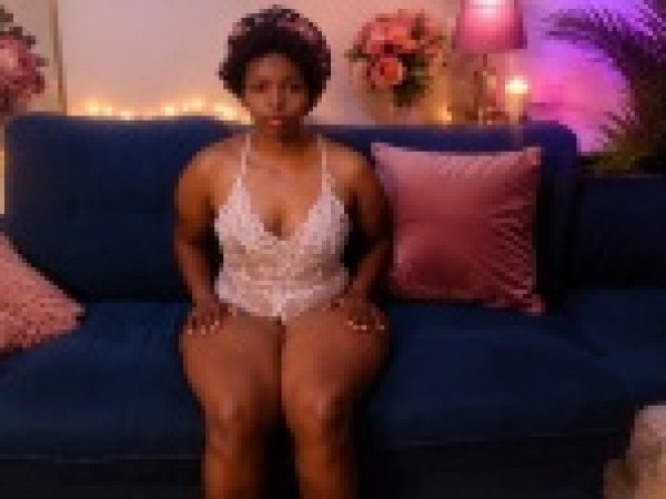 CurvyBigAss01