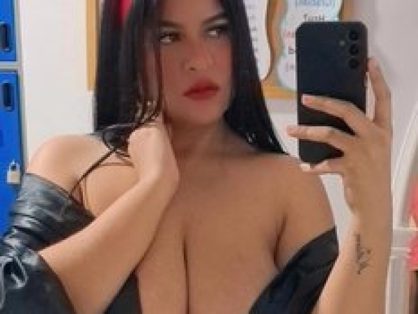 Pretty-BigBoobs