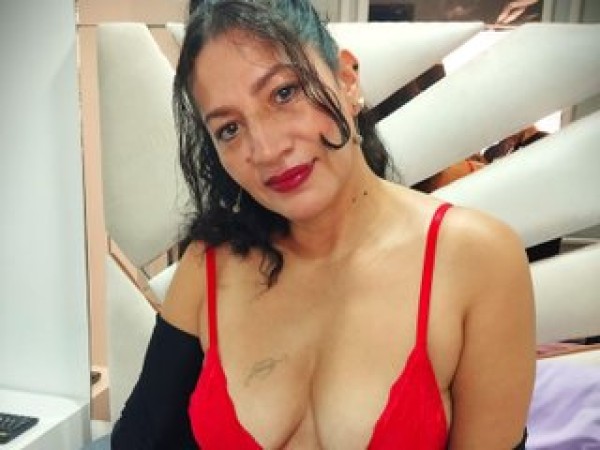 MELINA_MATURE