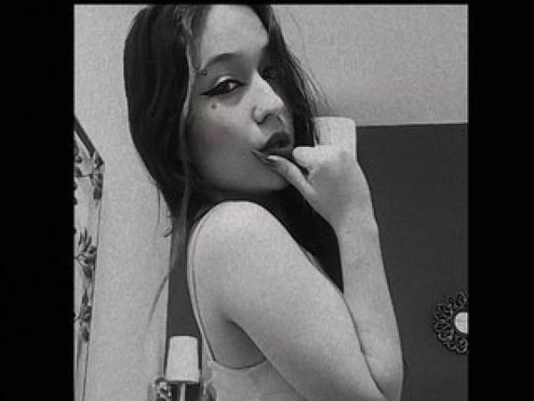 Zoe_cd18