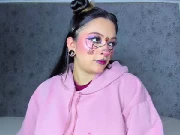 kitty_ravee