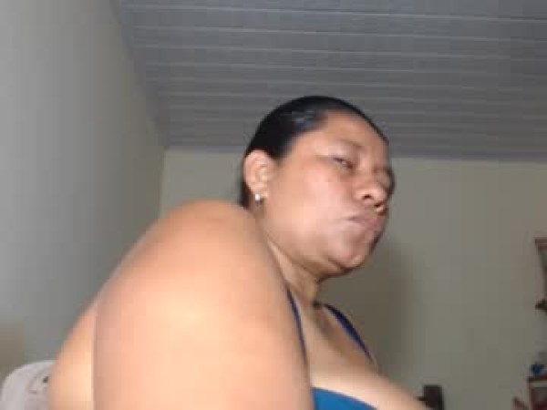 kloe_boobs