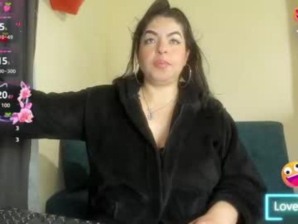 paula_ellie
