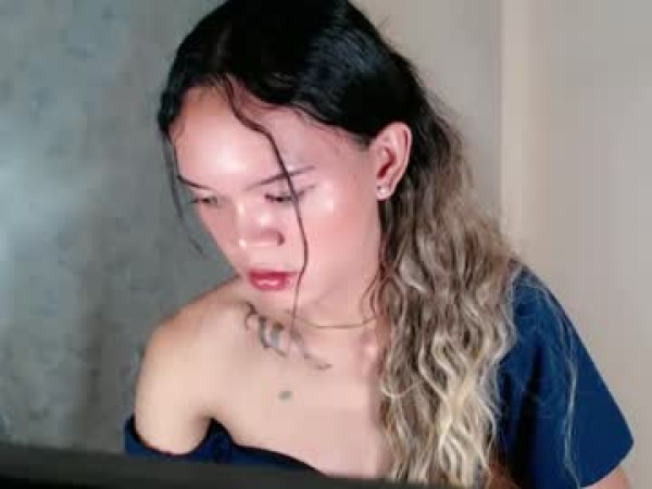 pinay_maxine
